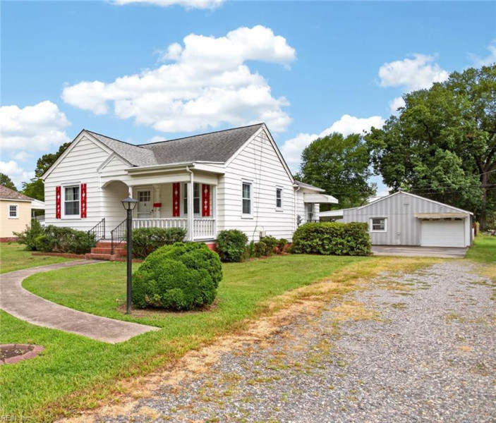Photo 5 of 36 residential for sale in Newport News virginia