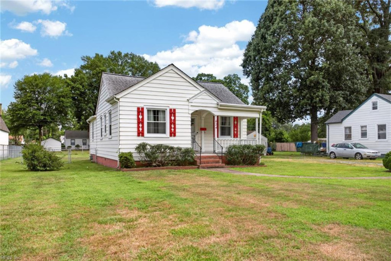 Photo 7 of 36 residential for sale in Newport News virginia