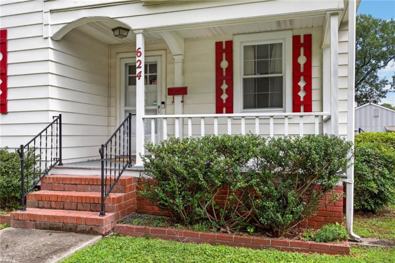 Photo 8 of 36 residential for sale in Newport News virginia