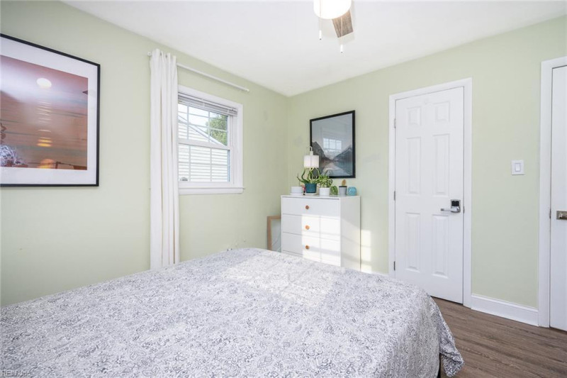 Photo 22 of 41 residential for sale in Chesapeake virginia