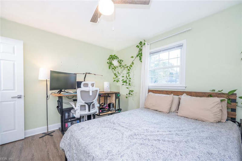 Photo 23 of 41 residential for sale in Chesapeake virginia