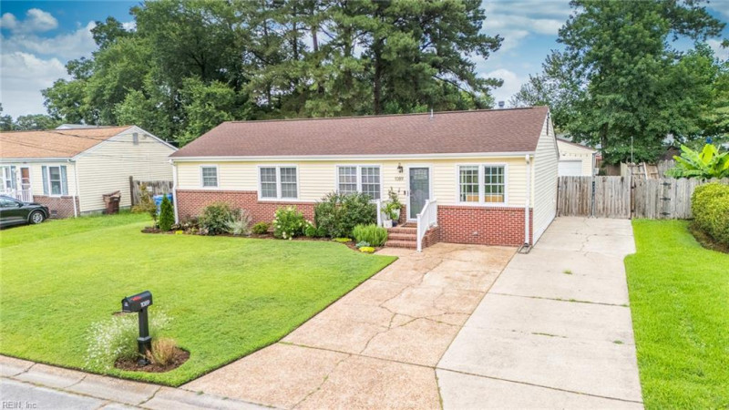 Photo 36 of 41 residential for sale in Chesapeake virginia