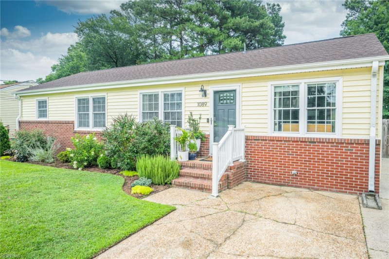 Photo 4 of 41 residential for sale in Chesapeake virginia