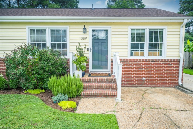 Photo 5 of 41 residential for sale in Chesapeake virginia