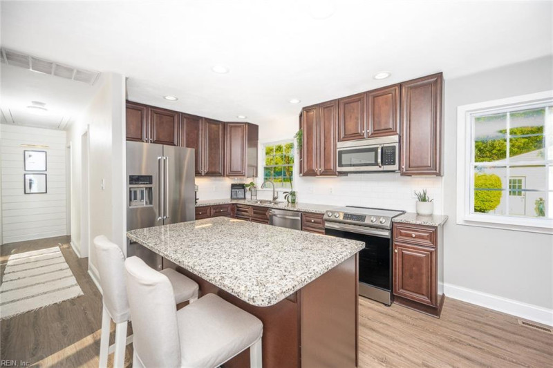 Photo 9 of 41 residential for sale in Chesapeake virginia