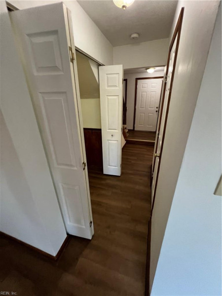 Photo 10 of 28 residential for sale in Chesapeake virginia