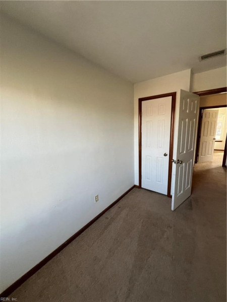 Photo 13 of 28 residential for sale in Chesapeake virginia