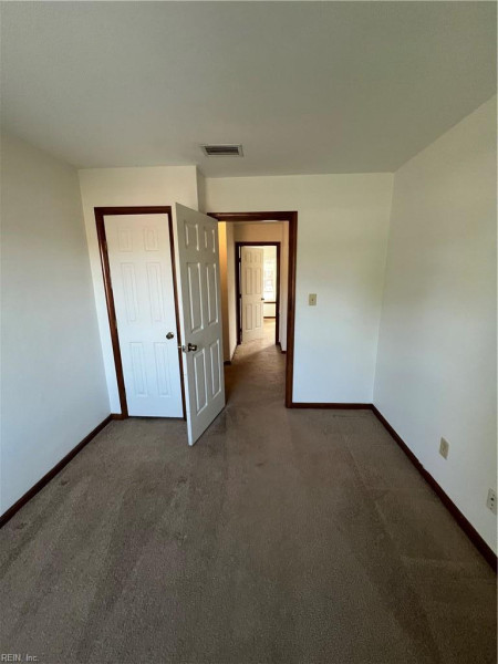 Photo 14 of 28 residential for sale in Chesapeake virginia