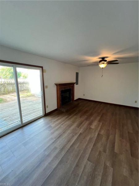 Photo 8 of 28 residential for sale in Chesapeake virginia