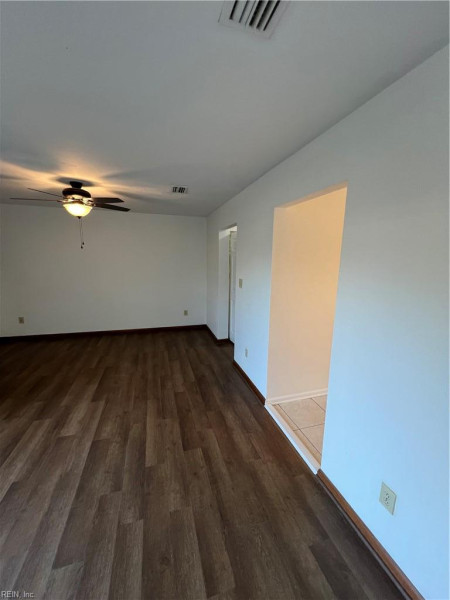 Photo 9 of 28 residential for sale in Chesapeake virginia
