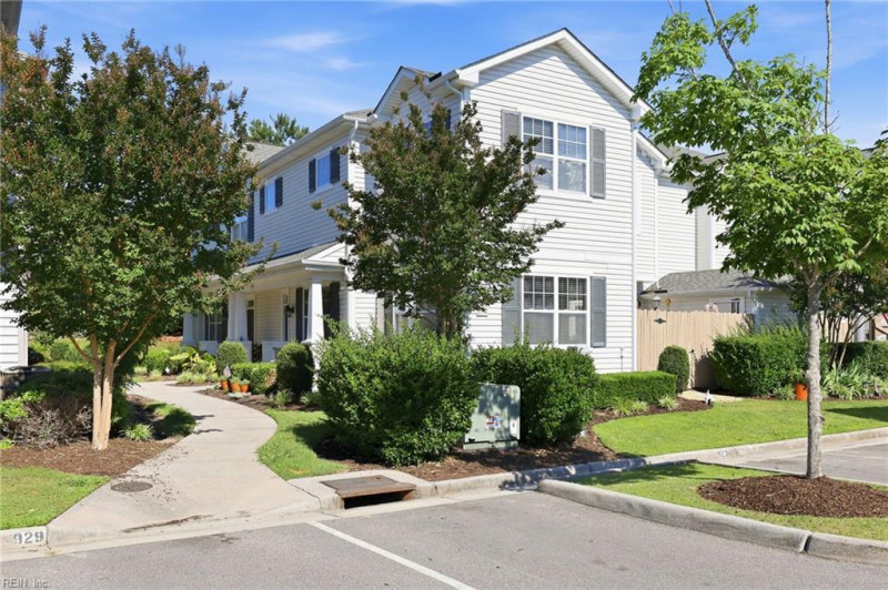 Photo 2 of 45 residential for sale in Virginia Beach virginia