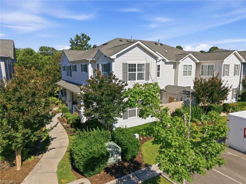 Photo 5 of 45 residential for sale in Virginia Beach virginia
