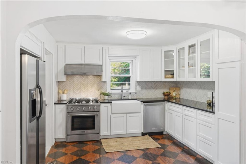 Photo 12 of 39 residential for sale in Norfolk virginia