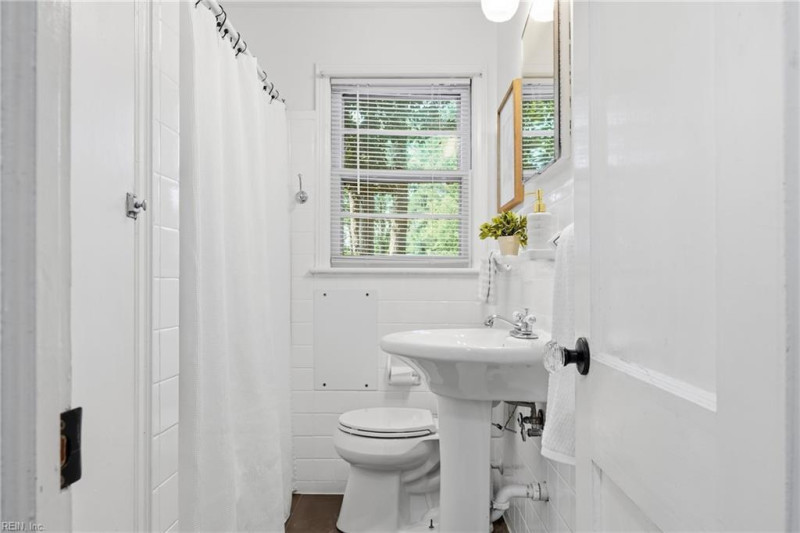 Photo 16 of 39 residential for sale in Norfolk virginia
