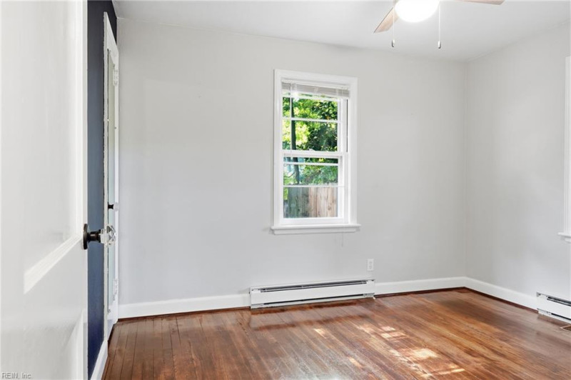 Photo 18 of 39 residential for sale in Norfolk virginia