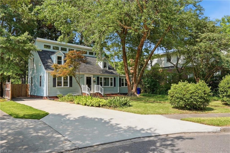 Photo 2 of 39 residential for sale in Norfolk virginia