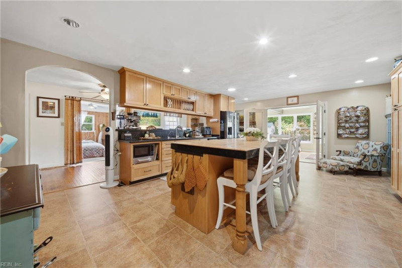 Photo 15 of 48 residential for sale in Chesapeake virginia