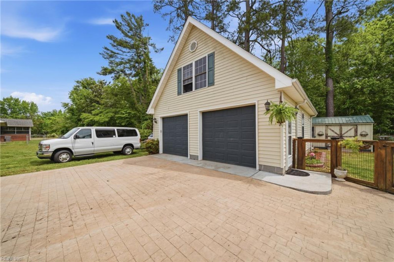Photo 5 of 48 residential for sale in Chesapeake virginia