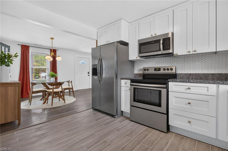 Photo 16 of 44 residential for sale in Hampton virginia