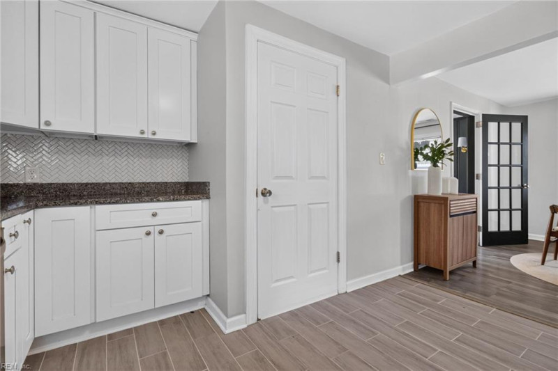 Photo 17 of 44 residential for sale in Hampton virginia