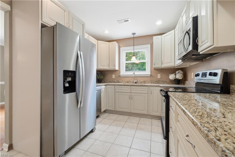 Photo 8 of 26 residential for sale in Virginia Beach virginia