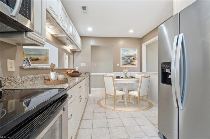 Photo 9 of 26 residential for sale in Virginia Beach virginia