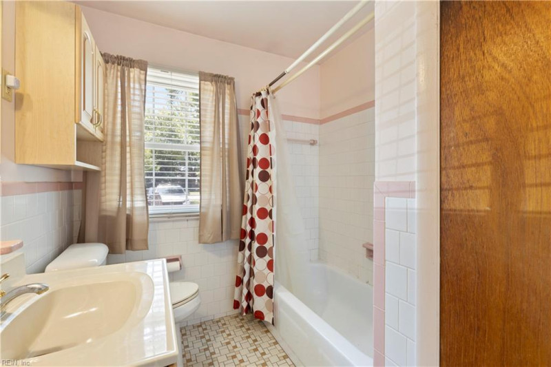 Photo 7 of 11 residential for sale in Hampton virginia Photo 7 of 11 residential for sale in Hampton virginia