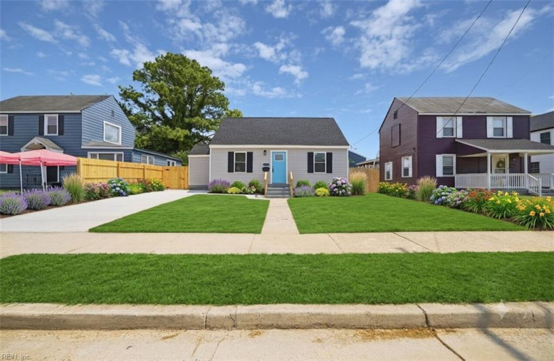 Photo 4 of 50 residential for sale in Newport News virginia