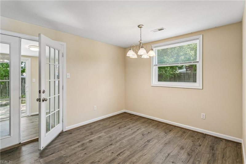 Photo 15 of 41 residential for sale in Hampton virginia