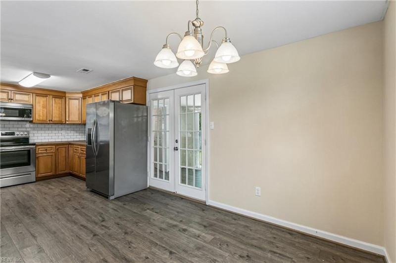 Photo 17 of 41 residential for sale in Hampton virginia
