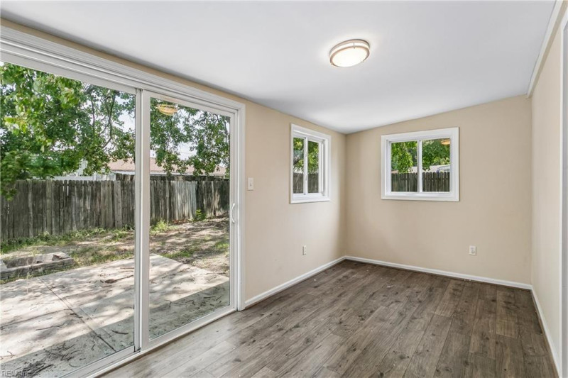 Photo 18 of 41 residential for sale in Hampton virginia