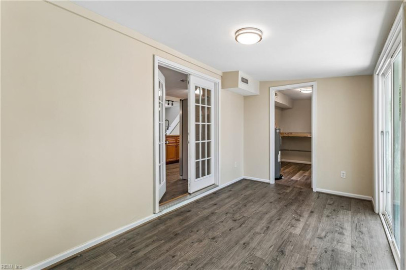 Photo 19 of 41 residential for sale in Hampton virginia