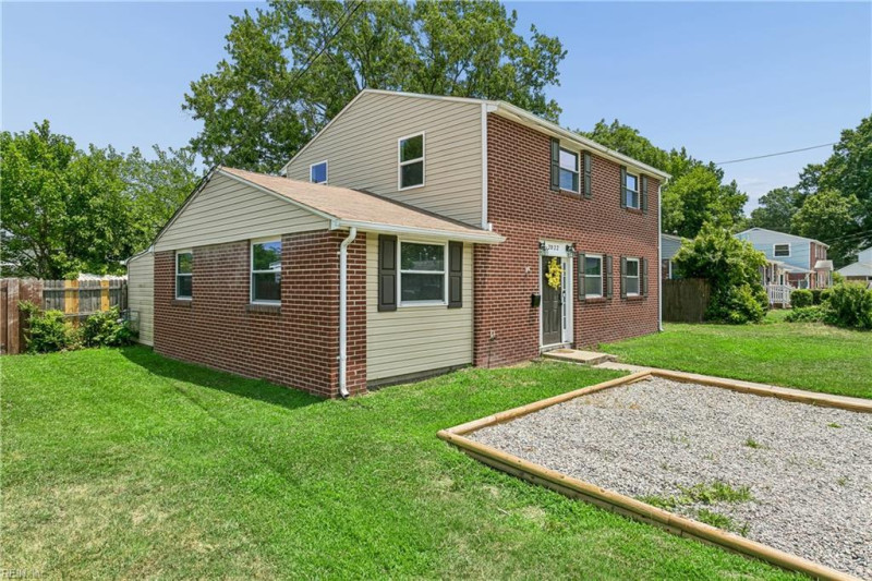 Photo 2 of 41 residential for sale in Hampton virginia