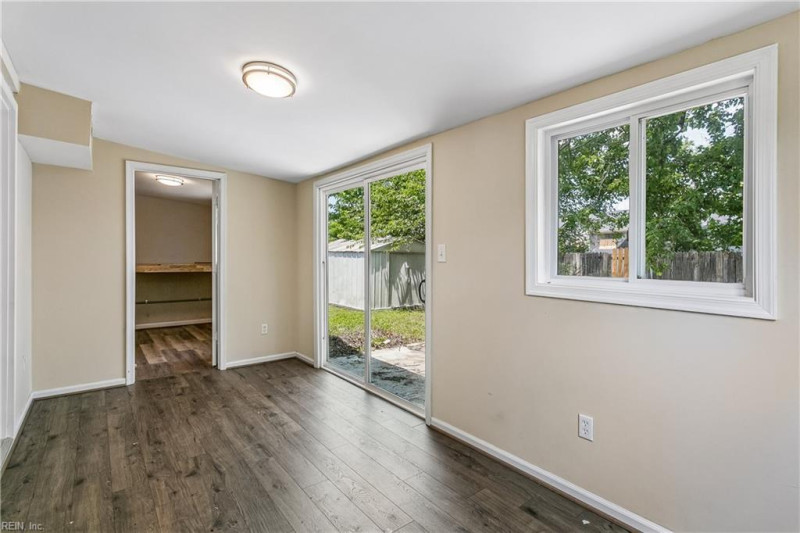 Photo 20 of 41 residential for sale in Hampton virginia