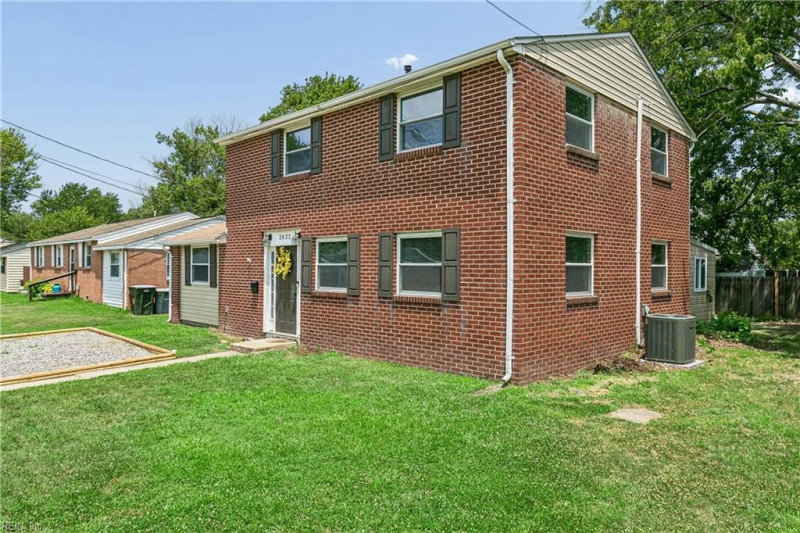 Photo 3 of 41 residential for sale in Hampton virginia