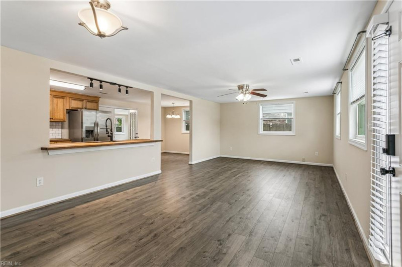 Photo 6 of 41 residential for sale in Hampton virginia