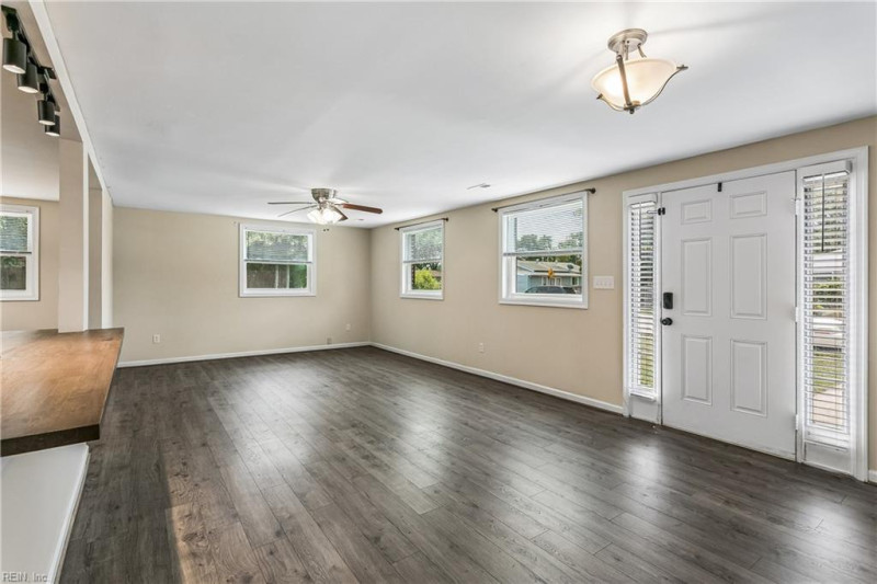 Photo 7 of 41 residential for sale in Hampton virginia