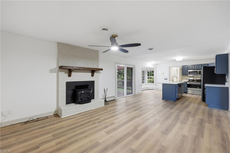 Photo 10 of 44 residential for sale in Portsmouth virginia