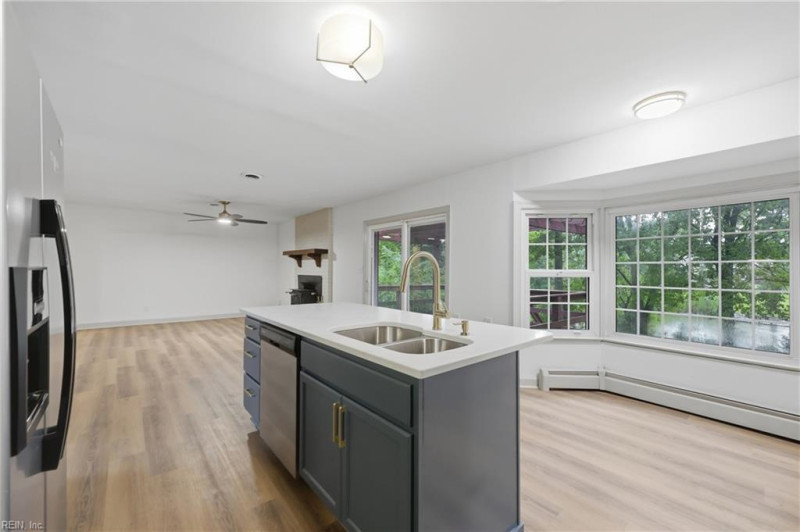 Photo 12 of 44 residential for sale in Portsmouth virginia