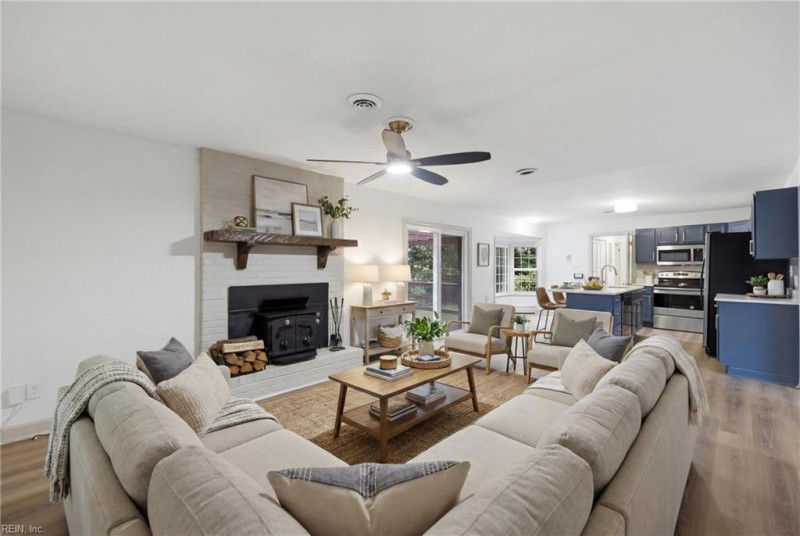Photo 17 of 44 residential for sale in Portsmouth virginia