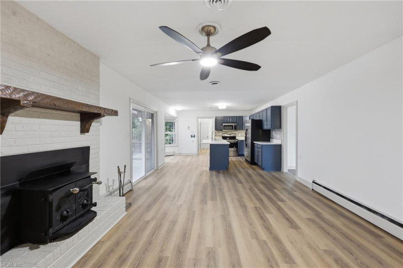 Photo 18 of 44 residential for sale in Portsmouth virginia