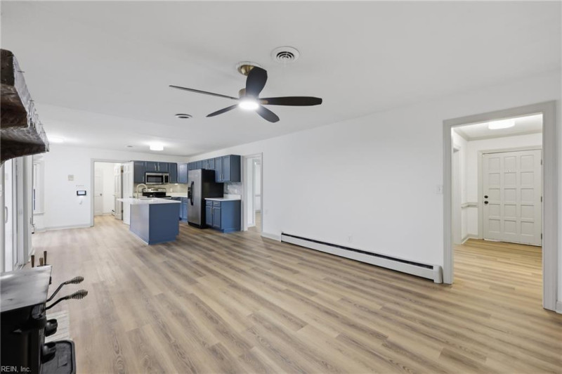 Photo 19 of 44 residential for sale in Portsmouth virginia