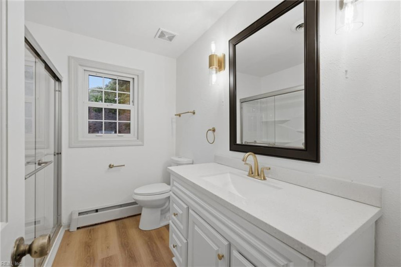 Photo 20 of 44 residential for sale in Portsmouth virginia