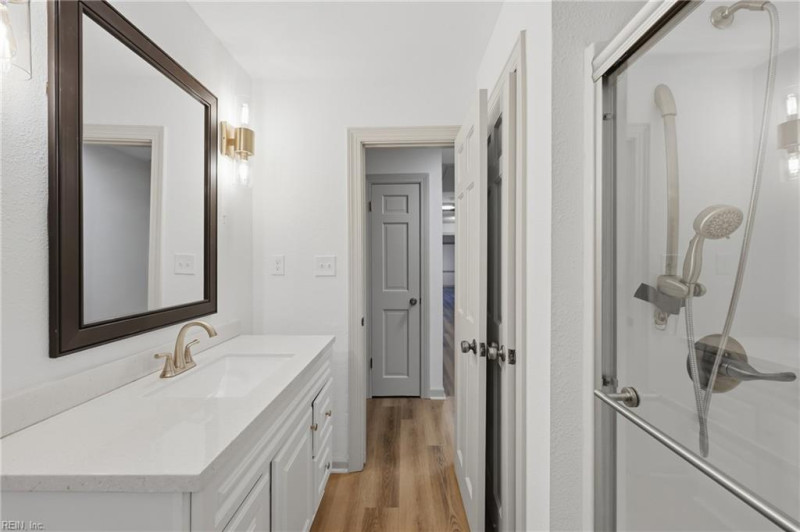 Photo 21 of 44 residential for sale in Portsmouth virginia