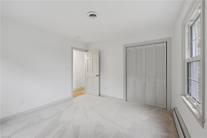 Photo 30 of 44 residential for sale in Portsmouth virginia