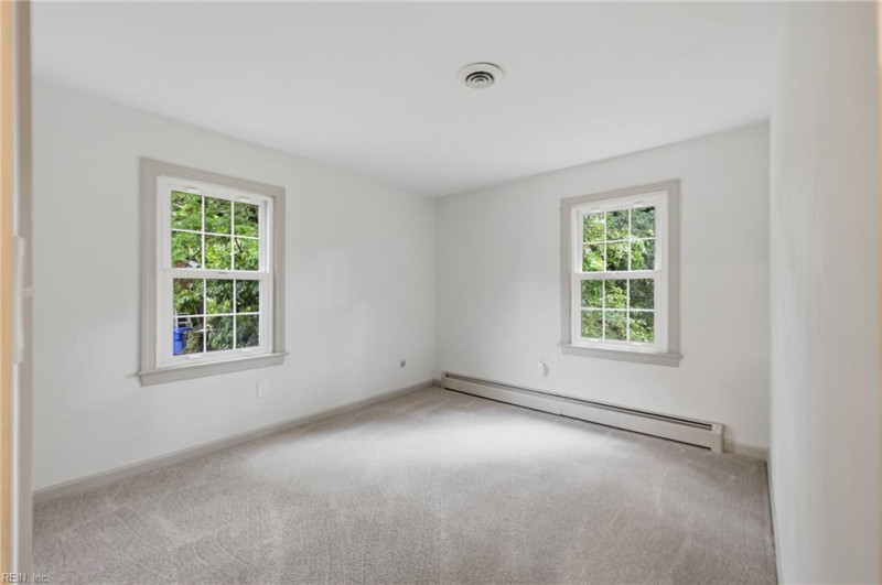 Photo 31 of 44 residential for sale in Portsmouth virginia