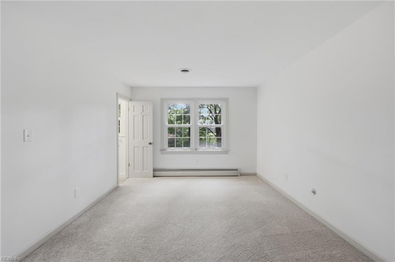 Photo 33 of 44 residential for sale in Portsmouth virginia