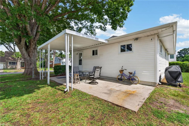 Photo 19 of 24 residential for sale in Chesapeake virginia
