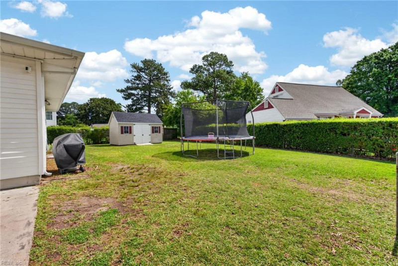 Photo 22 of 24 residential for sale in Chesapeake virginia