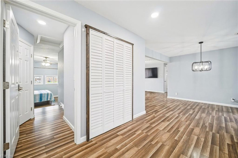 Photo 14 of 49 residential for sale in Chesapeake virginia
